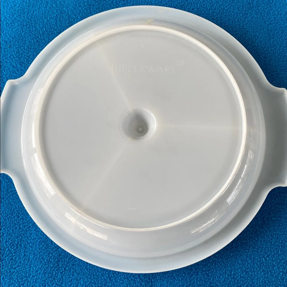 Tupperware Relish Tray and Lid Vintage - 3 Divided Sections